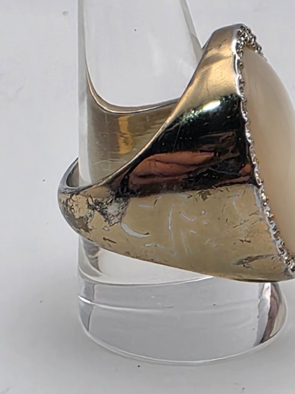 Premier Designs Avery Gold Tone Mother of Pearl Rhinestone Ring Size 10 - Picture 3 of 7